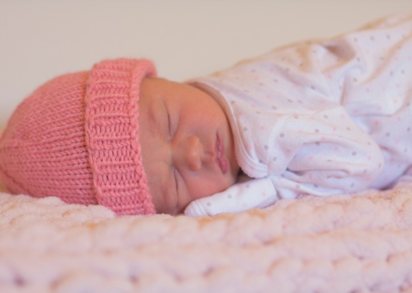 Pink Newborn knit hat